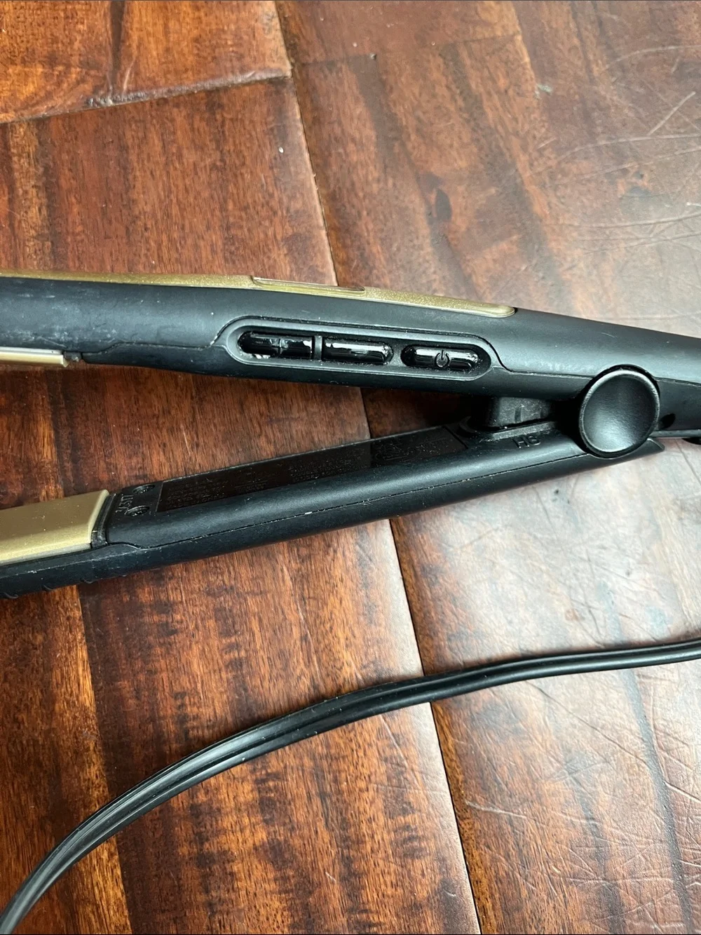 Remington Black and Gold Ceramic Flat Iron